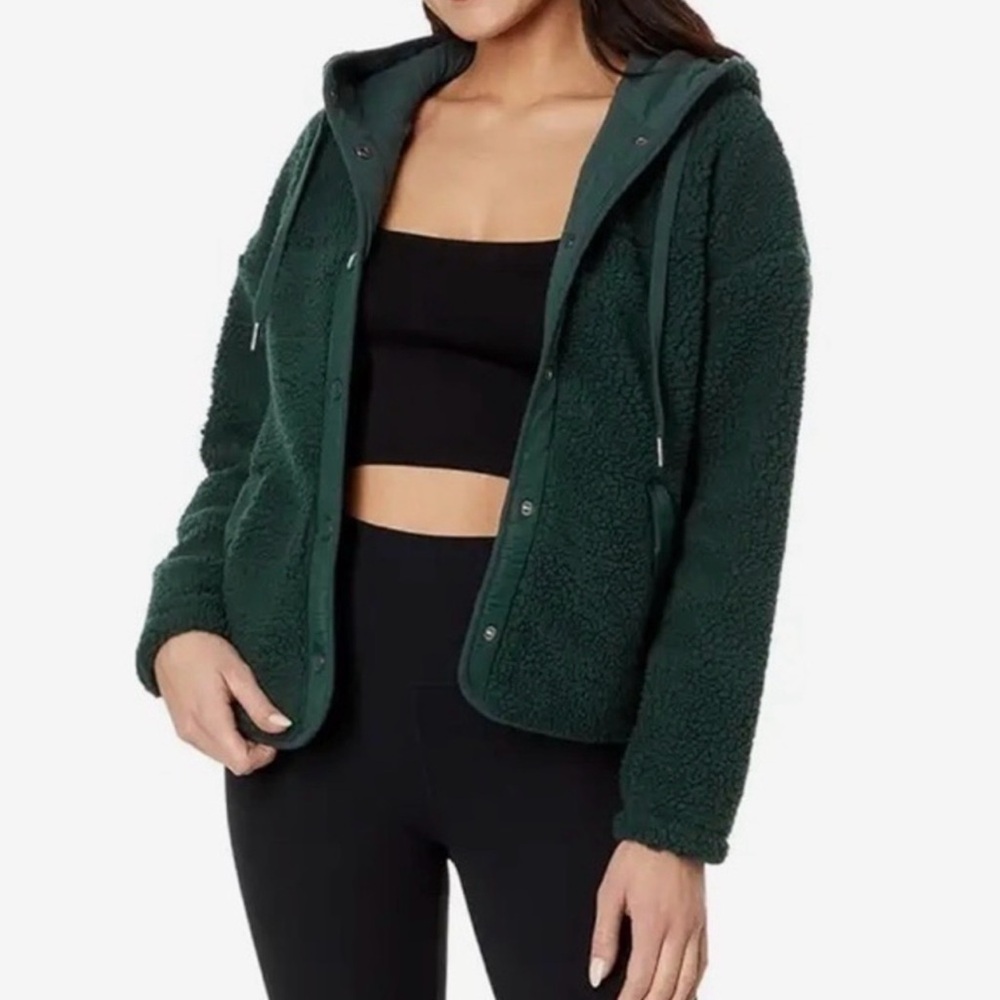 SPIRITUAL GANGSTER NESSA HOODIE
SHERPA JACKET